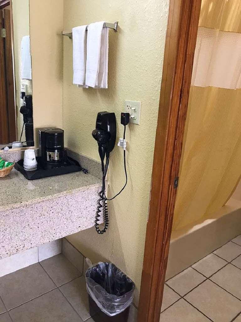 Americas Best Value Inn-Indianola Chambre photo