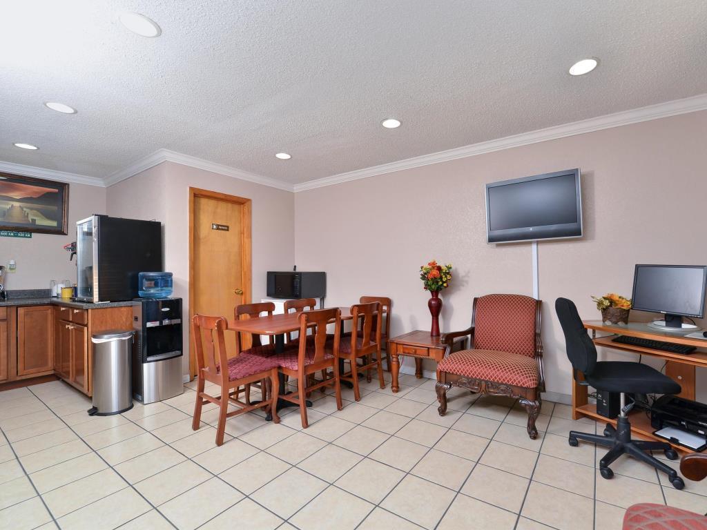 Americas Best Value Inn-Indianola Extérieur photo