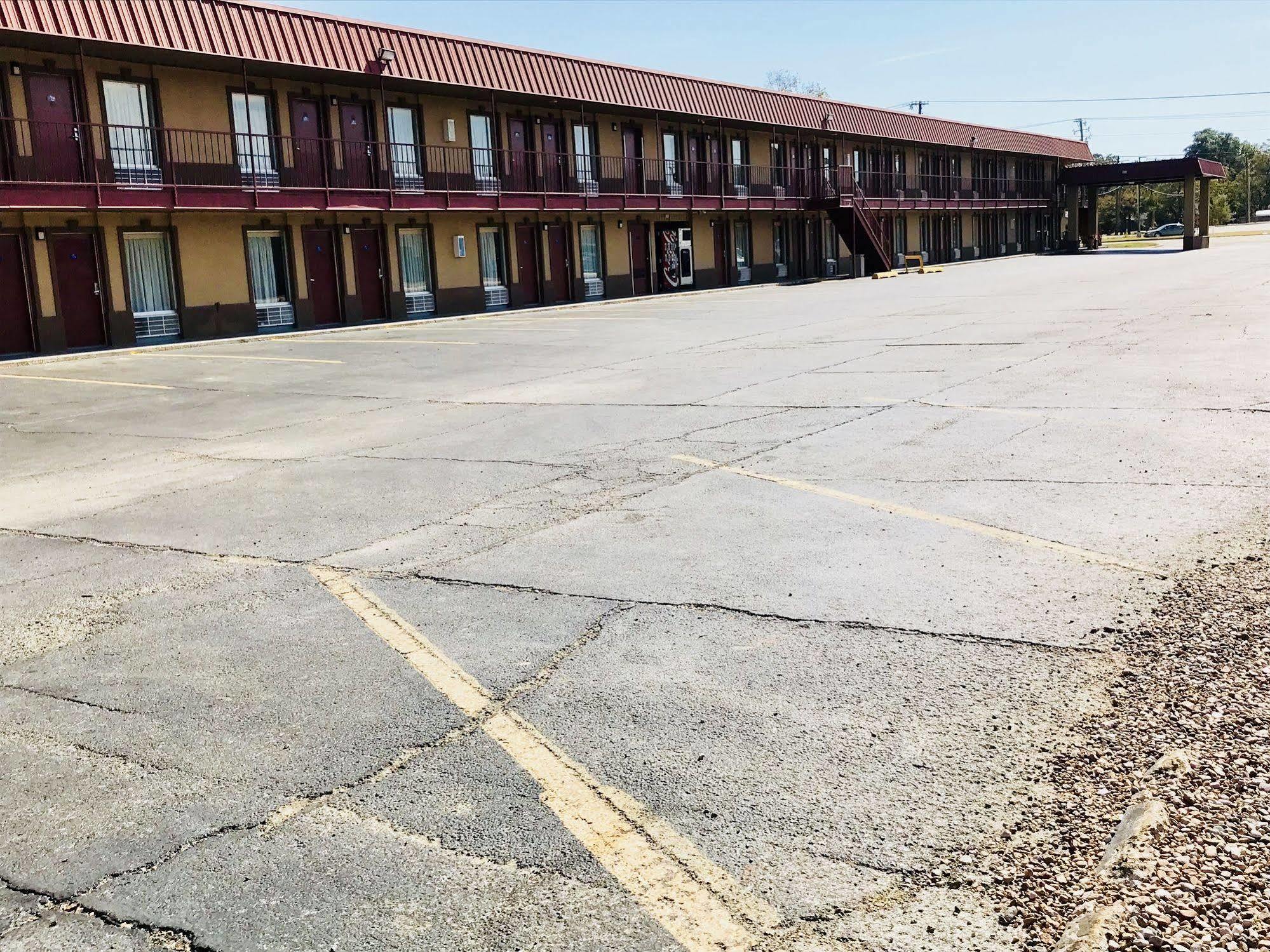 Americas Best Value Inn-Indianola Extérieur photo