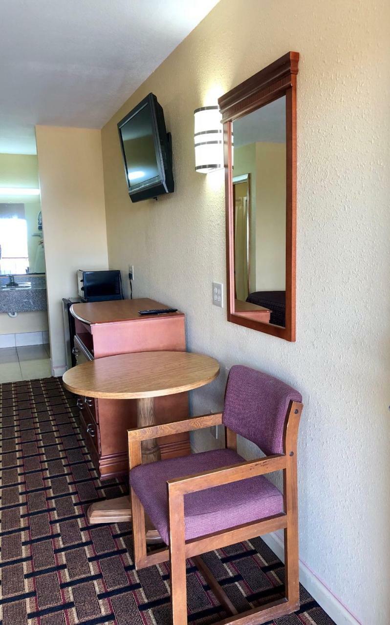 Americas Best Value Inn-Indianola Extérieur photo